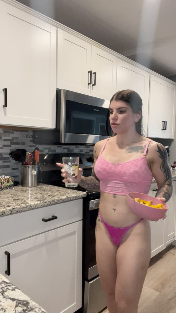 Sucha Goodgirlx Onlyfans Pee Porn Video Clip