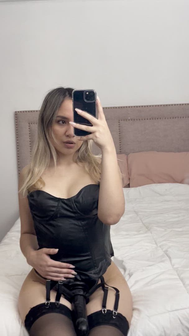 Domme porn video with onlyfans model ambermoon <strong>@xambermoon</strong>